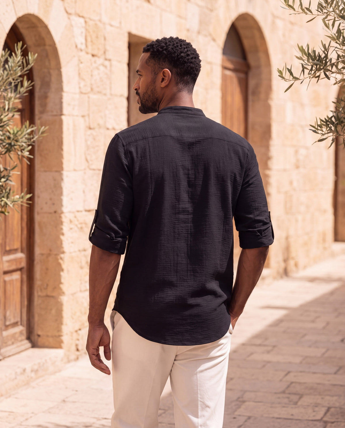 Lorenzo Cotton Linen Shirt in black – back view